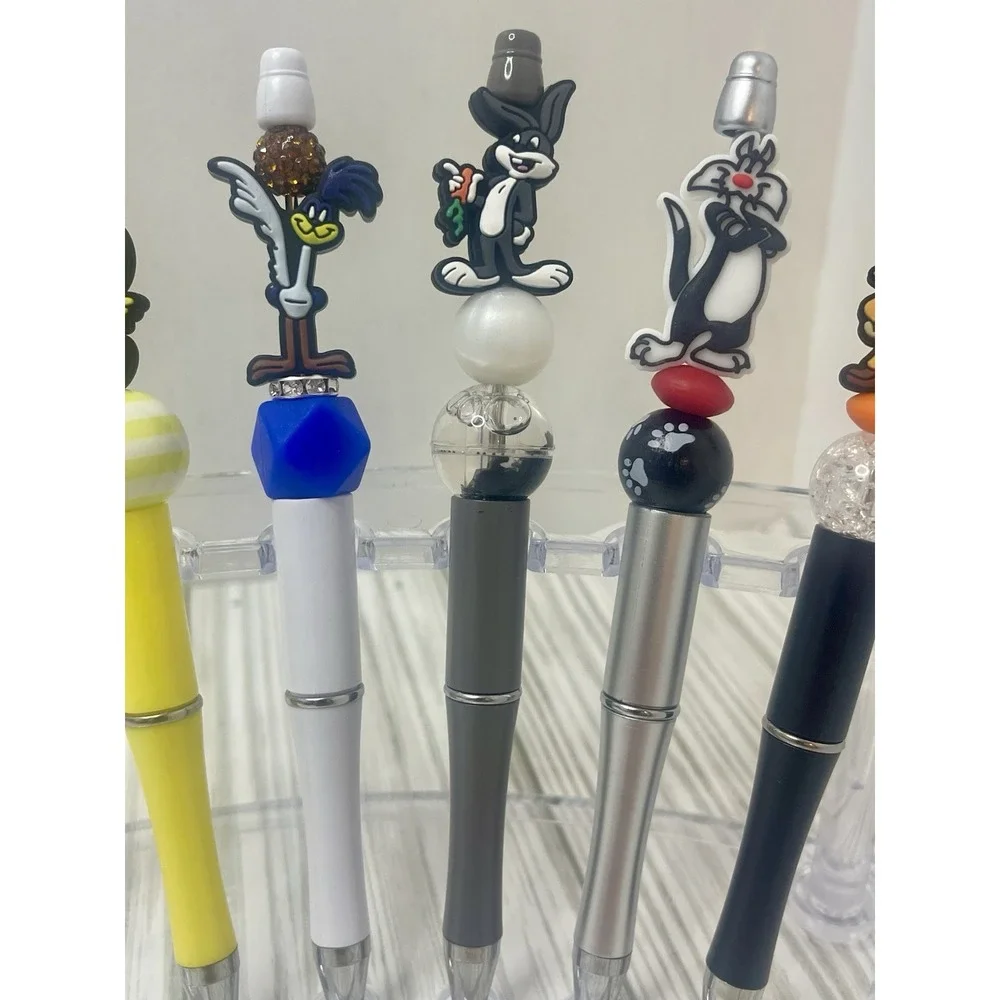 Bugs Bunny And Friends 5 Piece Beadable Pen Set. Black ink.